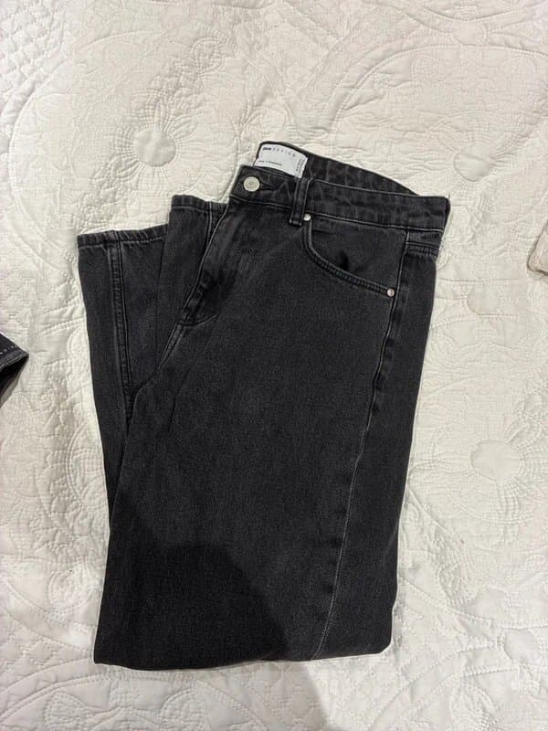 ASOS Design Men’s straight dark wash jeans
