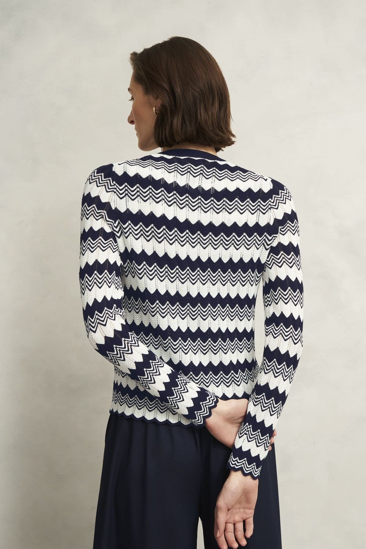 Hobbs London Hobbs London Women's Osterley V-Neck Knitted Cardigan in Navy - 4