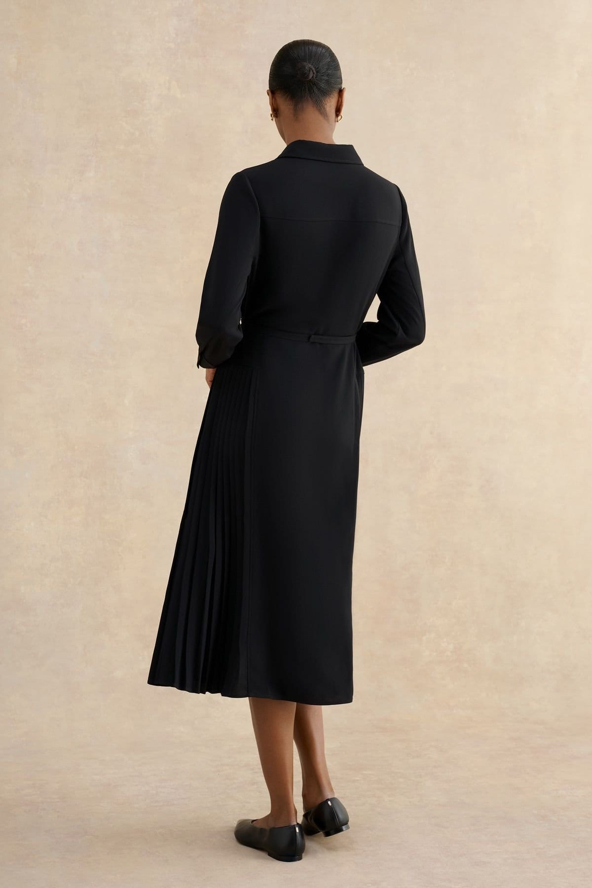 Hobbs London Hobbs London Women's Ginny Belted Pleated Midi Shirt Dress in True Black - 4