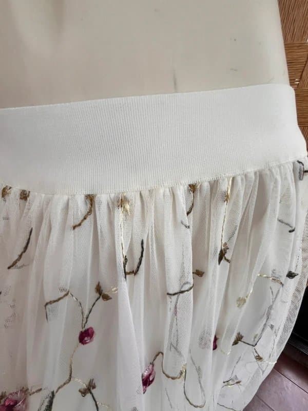 New Look New Look Embroidered Floral Skirt (NWT) M
