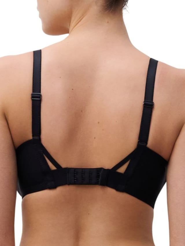 Chantelle Chantelle Women's Play Plunge T-Shirt Bra in Black - 2