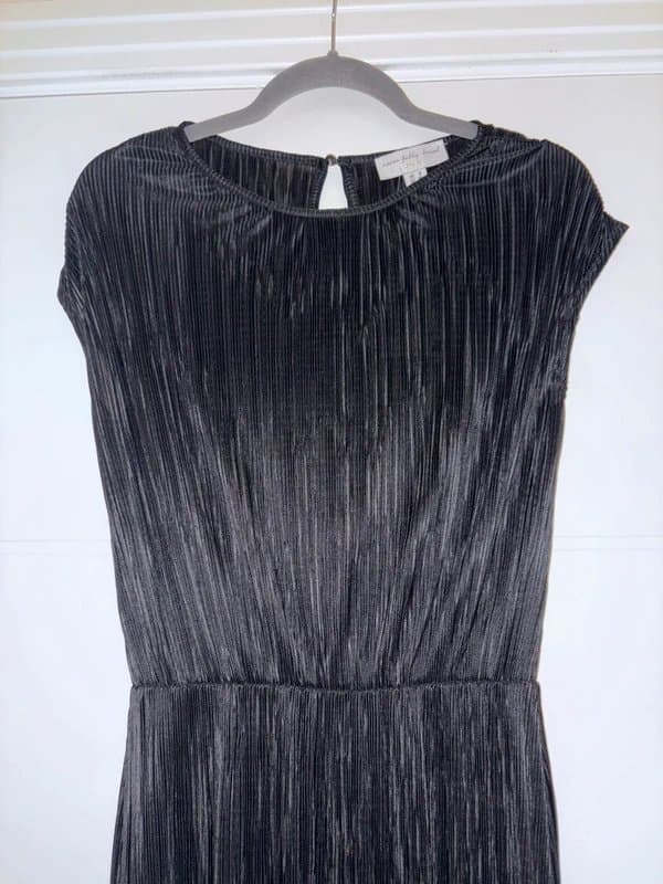 Never Fully Dressed Never Fully Dressed Black Plisse Midi Dress Size 8 Smart Winter work Office Stretchy