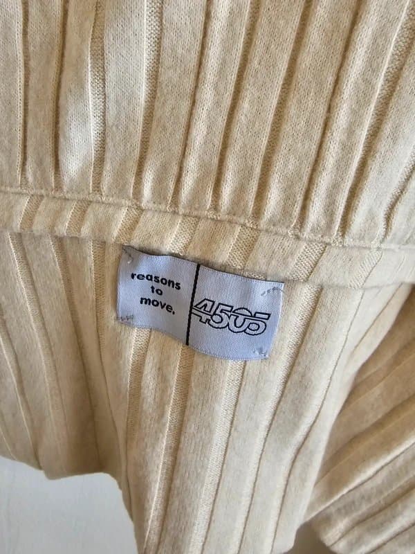 ASOS ASOS 4505 Off White Cropped Yoga Sweatshirt