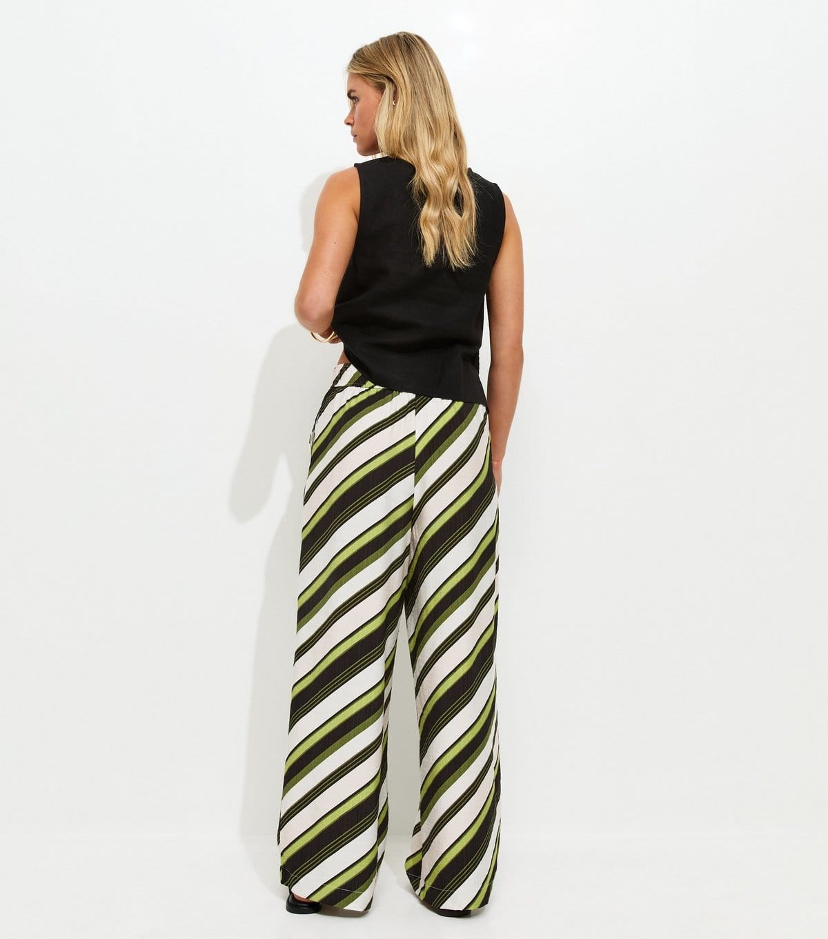 New Look Women's Petite Green Diagonal Stripe Wide Leg Trousers New Look - 4
