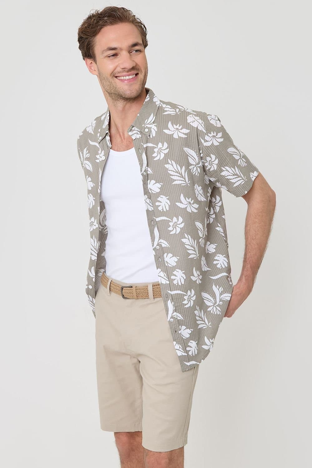 Threadbare threadbare Men's Plant Print Cotton Short Sleeve Shirt in Khaki