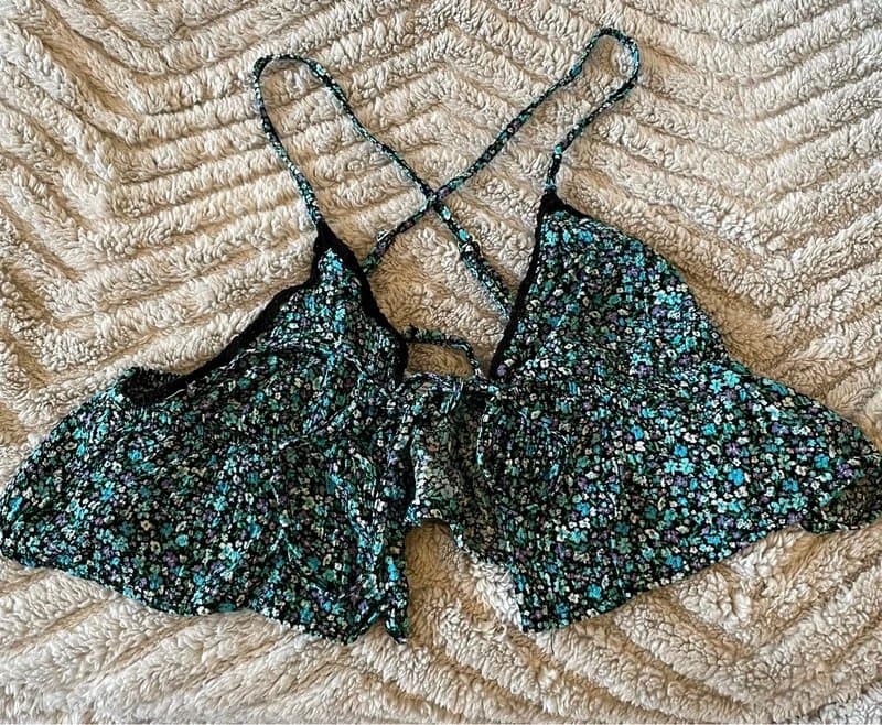 Bershka Bershka crop top tie front size XS, pretty floral