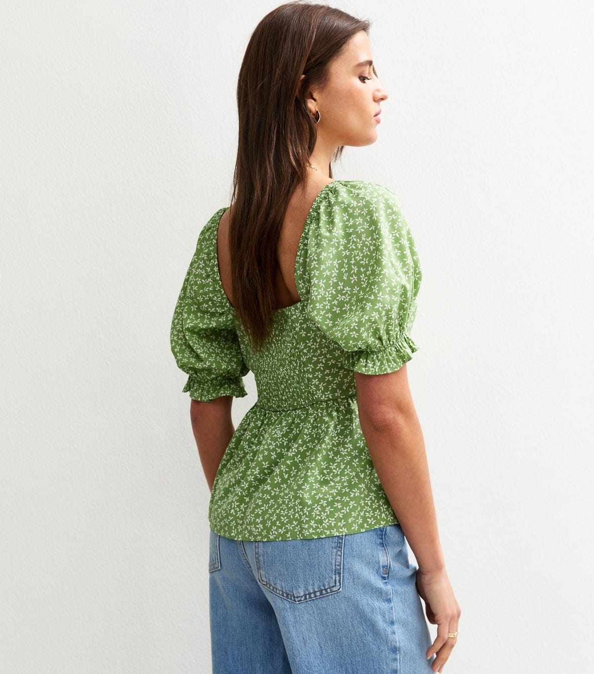 New Look Women's Green Daisy Print Crepe Ruched Tea Blouse New Look - 4