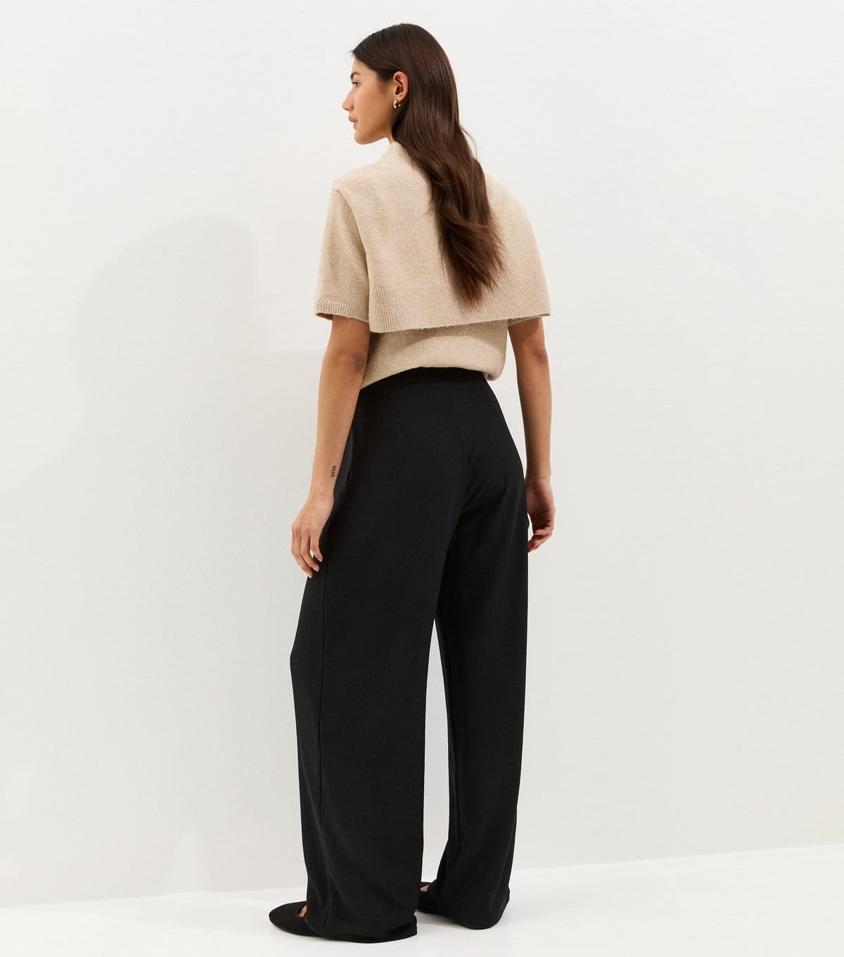 New Look Women's Black Belt Detail Pleated Crinkle Texture Wide Leg Trousers New Look - 4