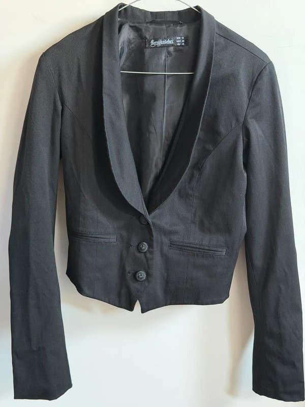 Bershka Bershka Black Cropped Tuxedo Blazer – Shawl Lapel