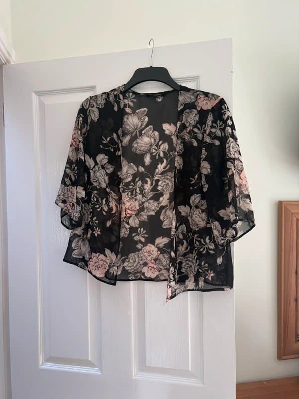 New Look Floral kimono size 8
