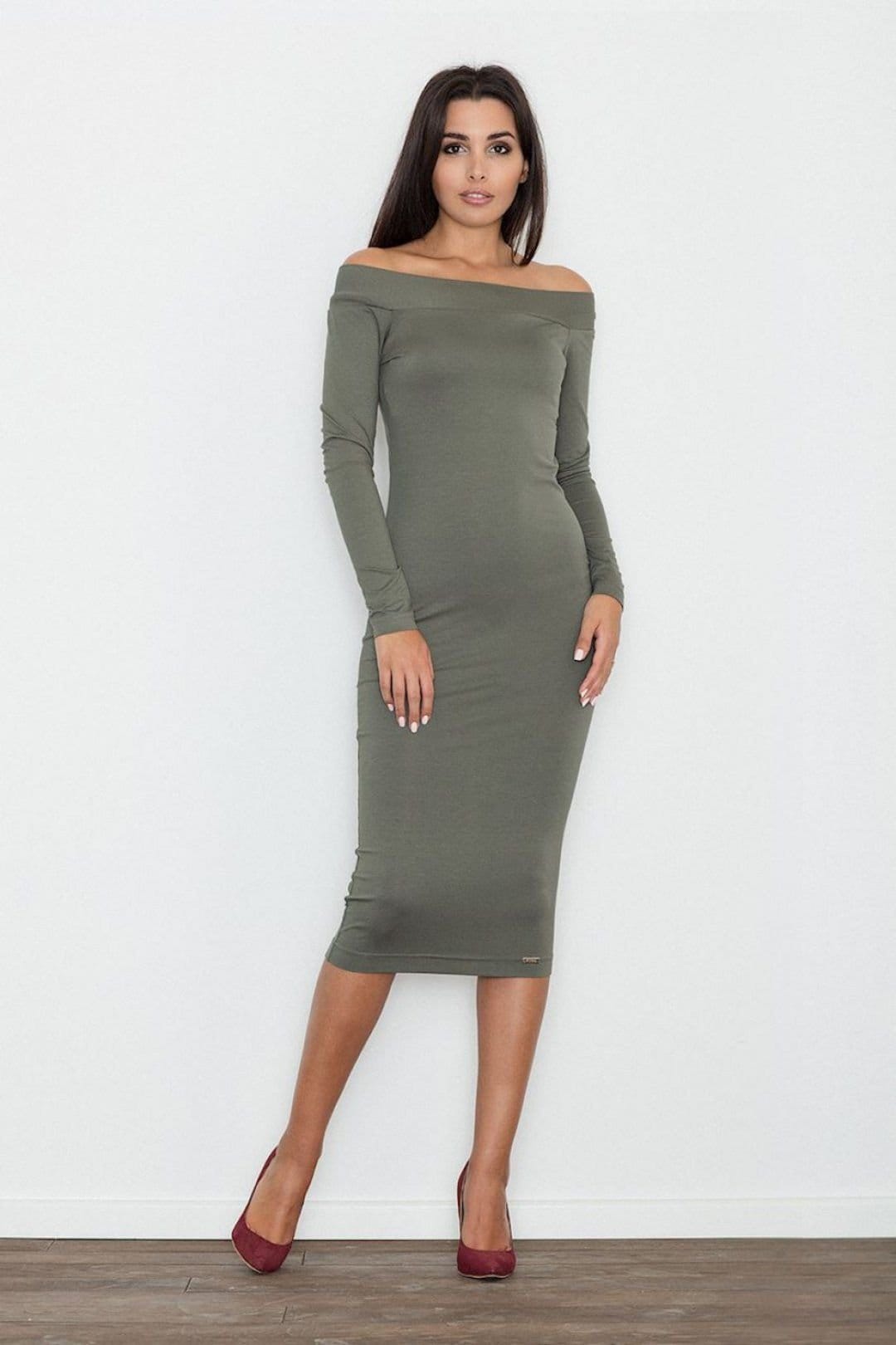 Love Lace Green Off-Shoulder Fitted Knee-Length Evening Dress