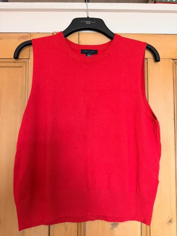 New Look New look Red knitted vest top Size 18