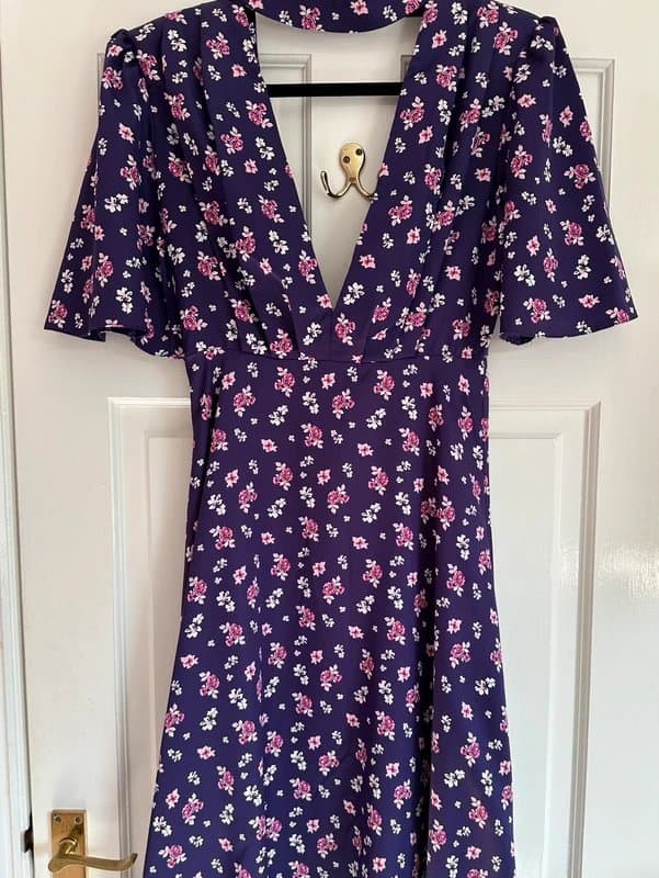 ASOS Design ASOS Purple Floral Midi Tea Dress | Plunge Neckline | Cottagecore | Romantic Feminine | Size 8