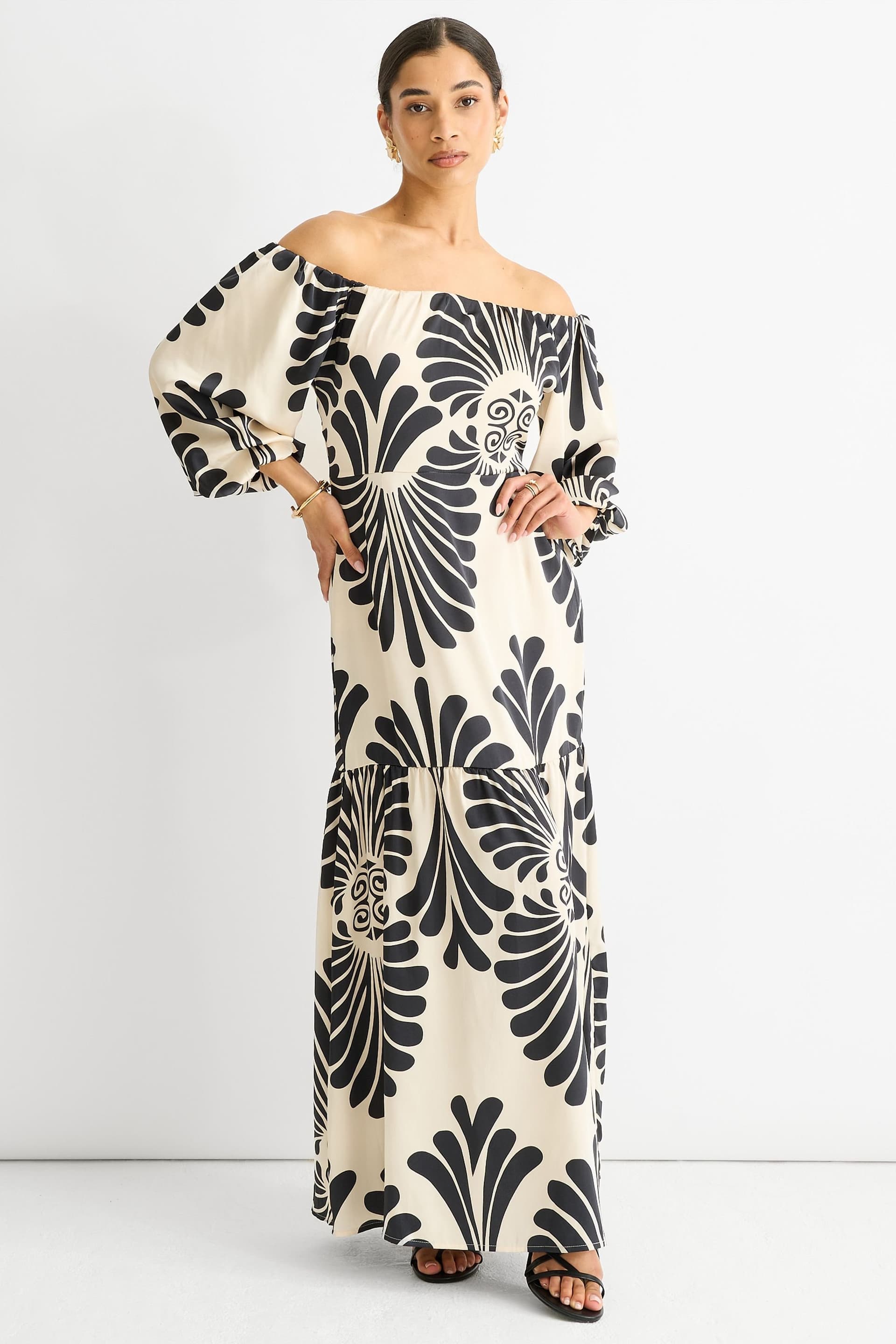Gini London Gini London Women's Cream Bardot Mono Print Maxi Dress