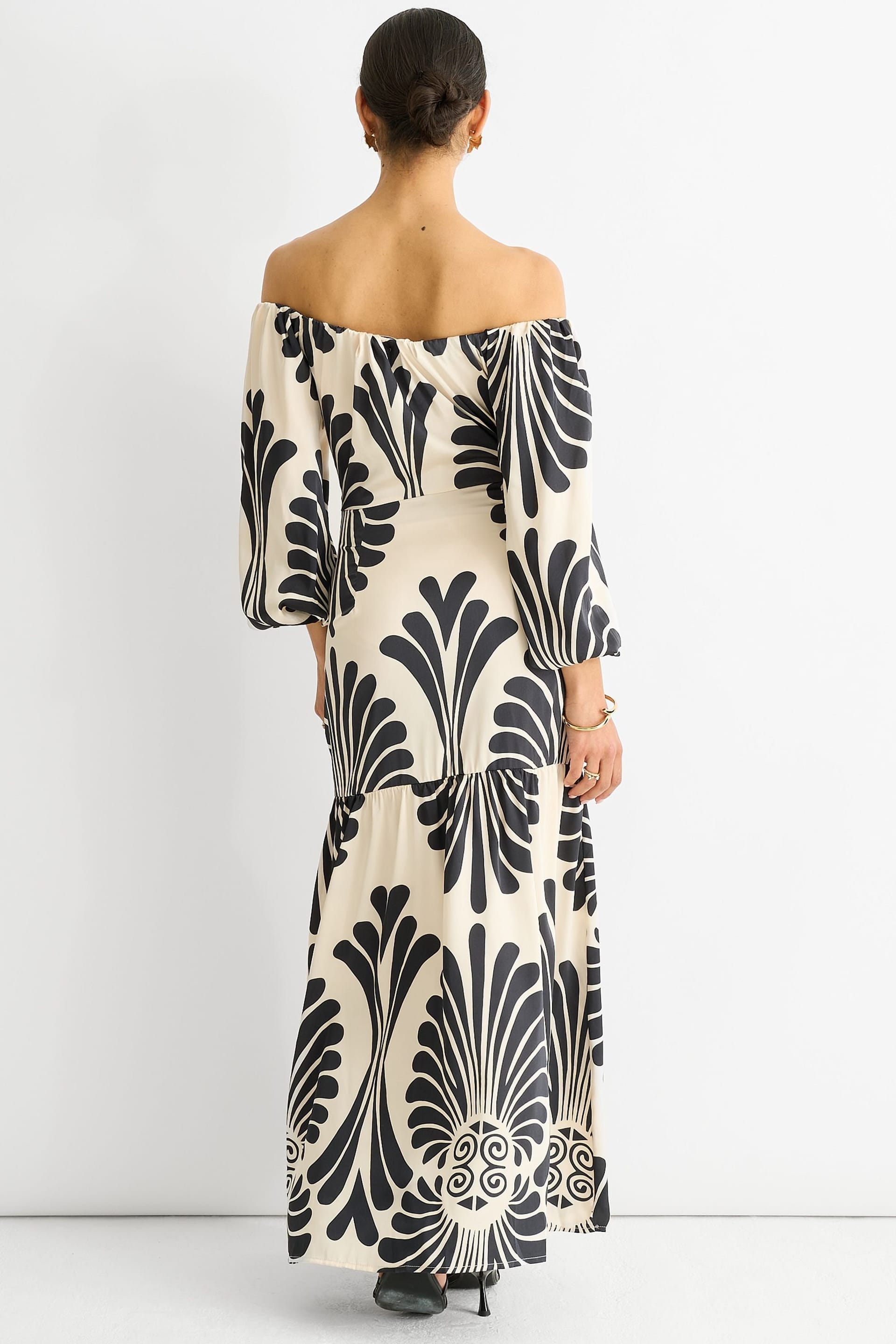 Gini London Gini London Women's Cream Bardot Mono Print Maxi Dress - 4