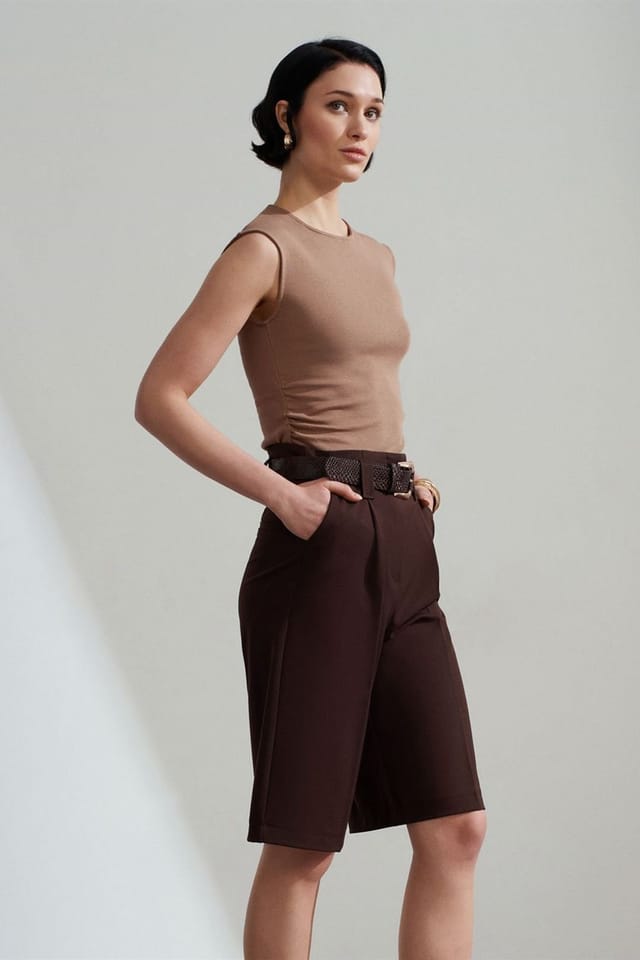 Dilvin Dilvin Women's High-Waist Belted Wide-Leg Tailored Shorts in Chocolate - 3