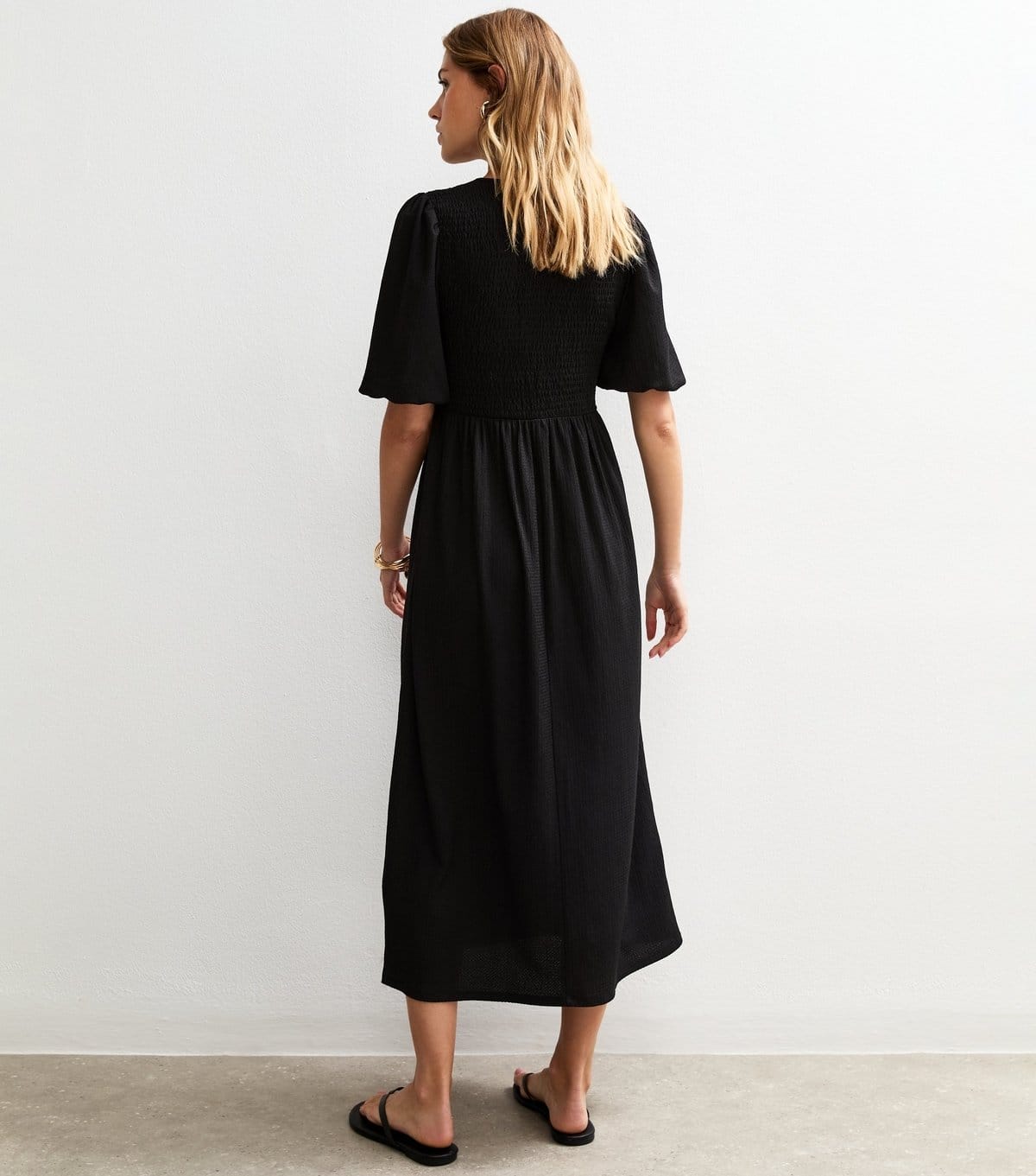 New Look Women's Black Crinkle Texture Puff Sleeve Smock Midi Dress New Look - 4