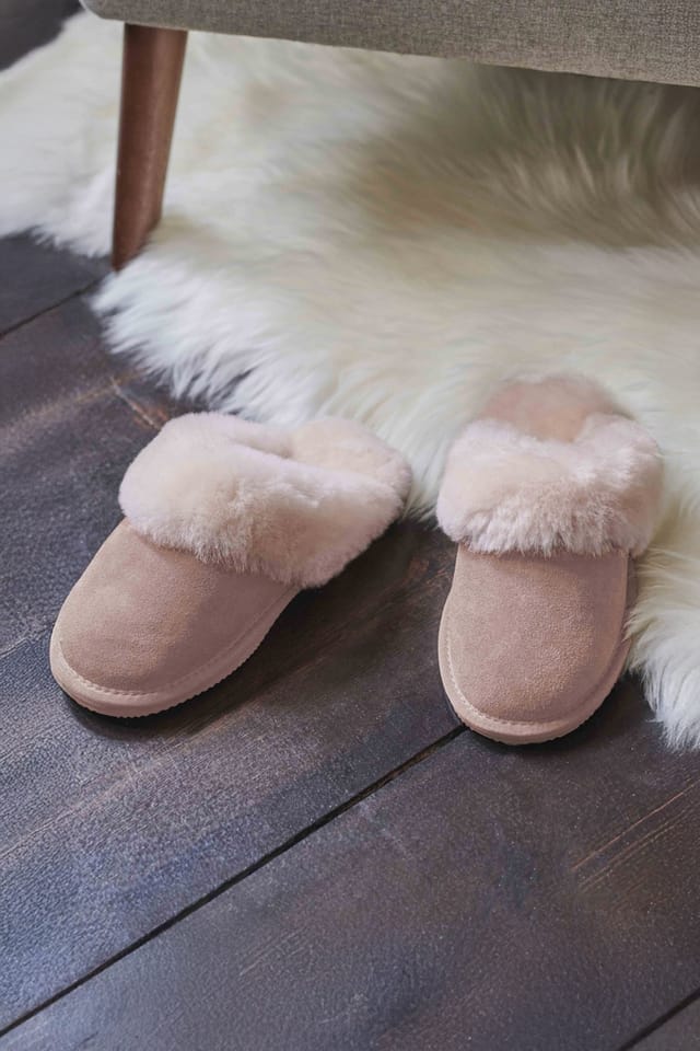 WoolOvers WoolOvers Women's Womens Sheepskin Mule Slipper in Light Pink - 2