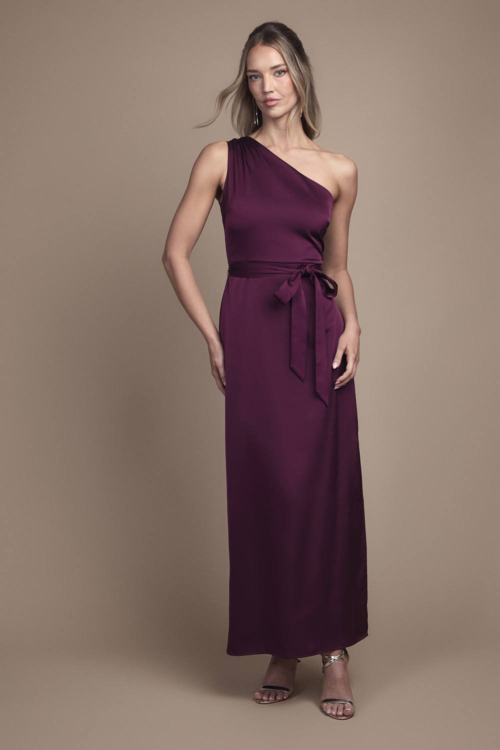 Oasis Oasis Women's One Shoulder Satin Maxi Bridesmaid Dress in Grape - 2