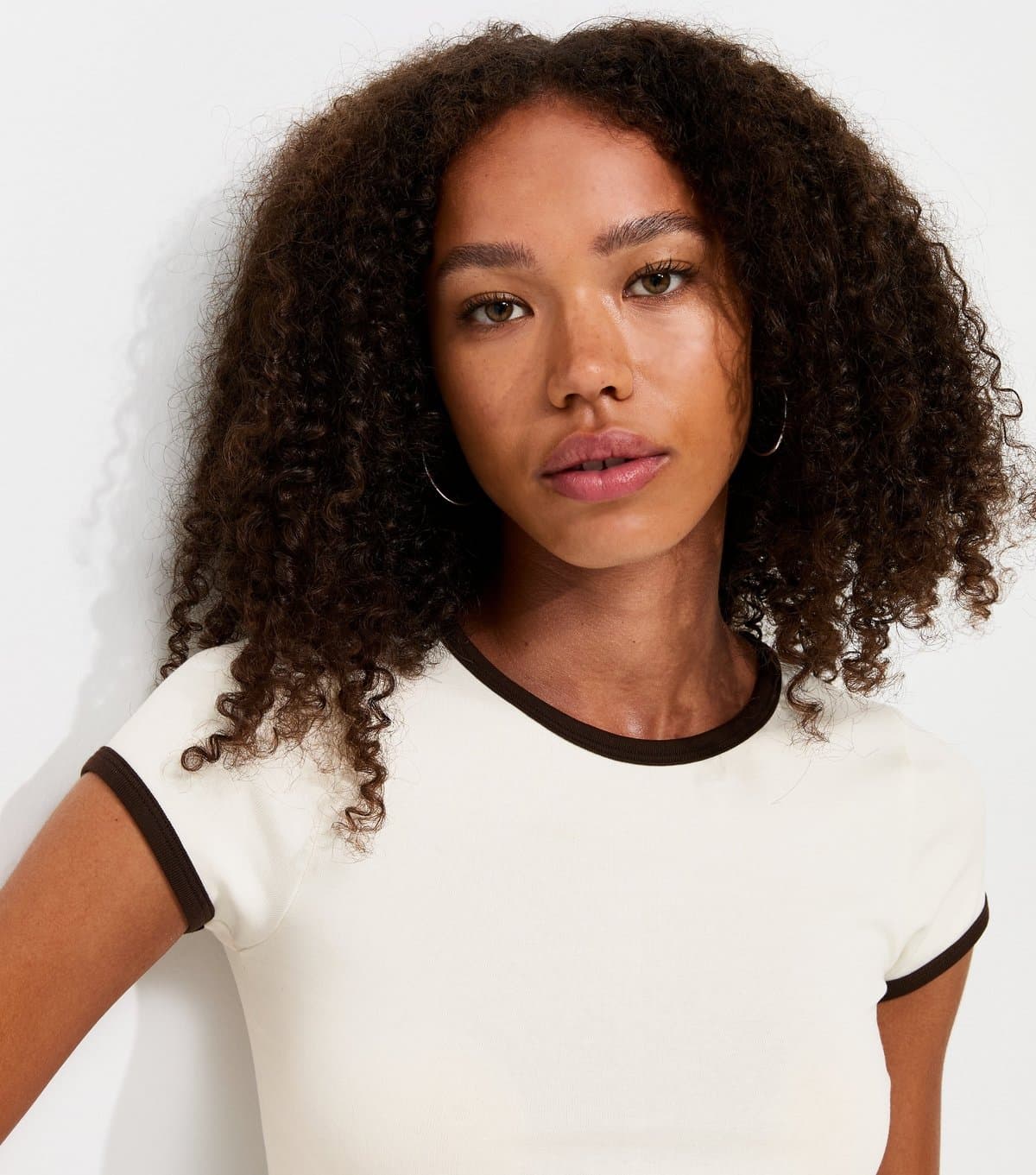 New Look Women's Off White Cotton Rich Contrast Trim Ringer T-Shirt New Look