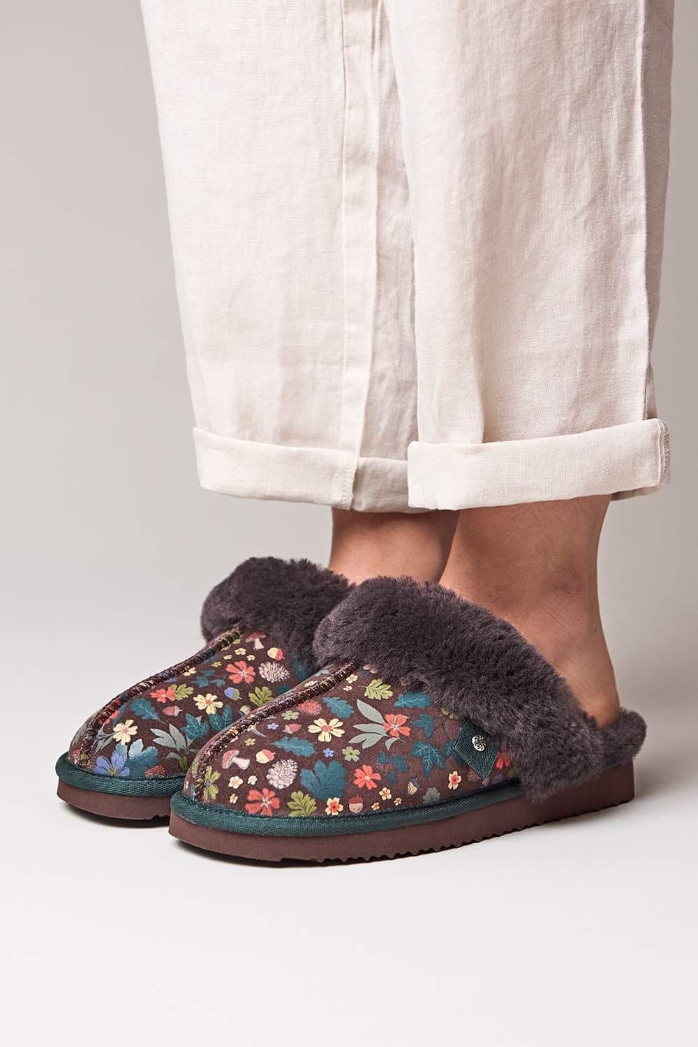 Moshulu Moshulu Women's 'Tiree' Sheepskin Mule Slippers in Brown