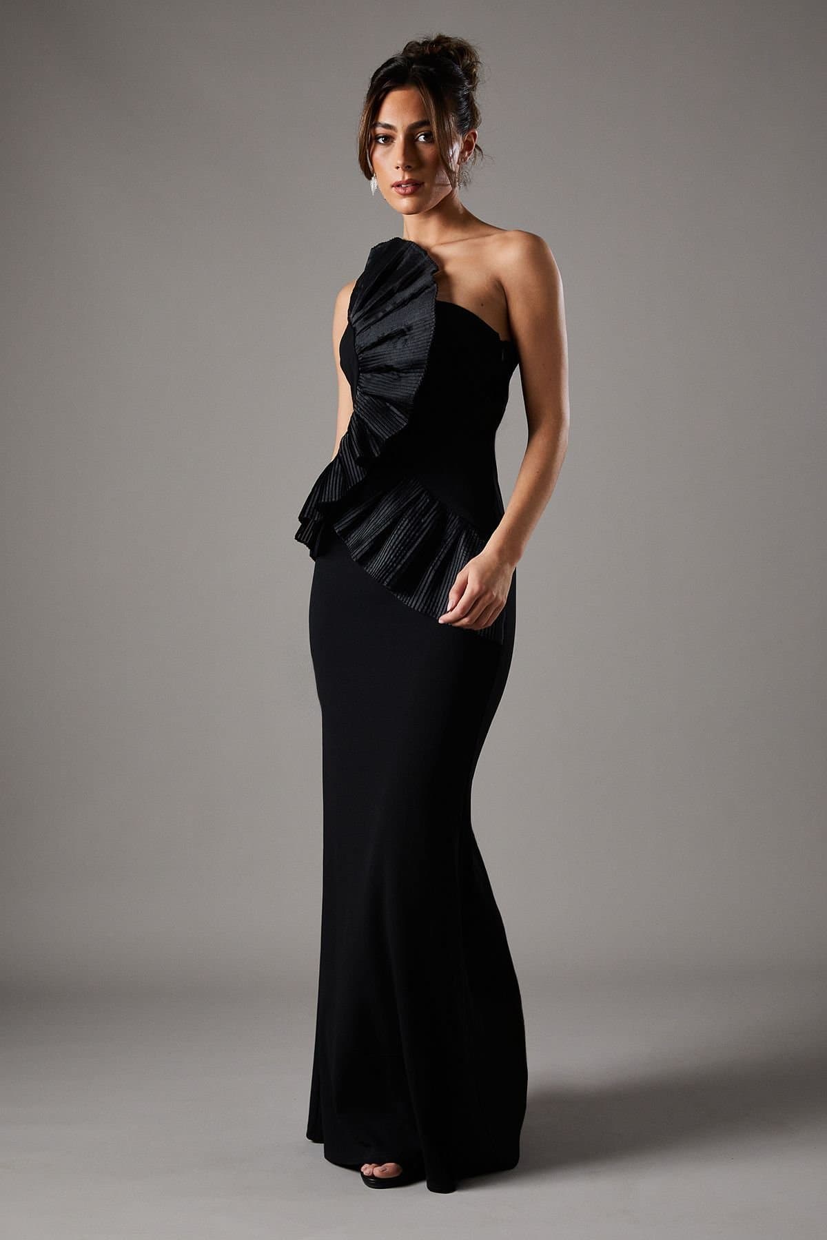 Coast Coast Women's Pleated Front One Shoulder Gown in Black
