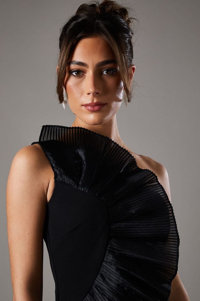 Coast Coast Women's Pleated Front One Shoulder Gown in Black - 3
