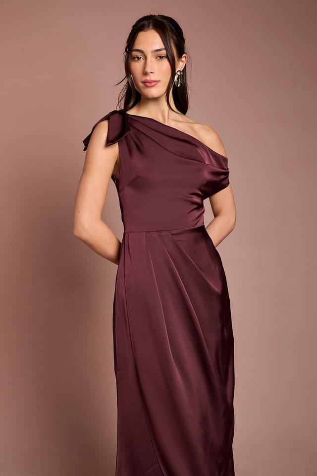 Coast Coast Women's Fallen Shoulder Bow Detail Bridesmaid Maxi Dress in Espresso - 2