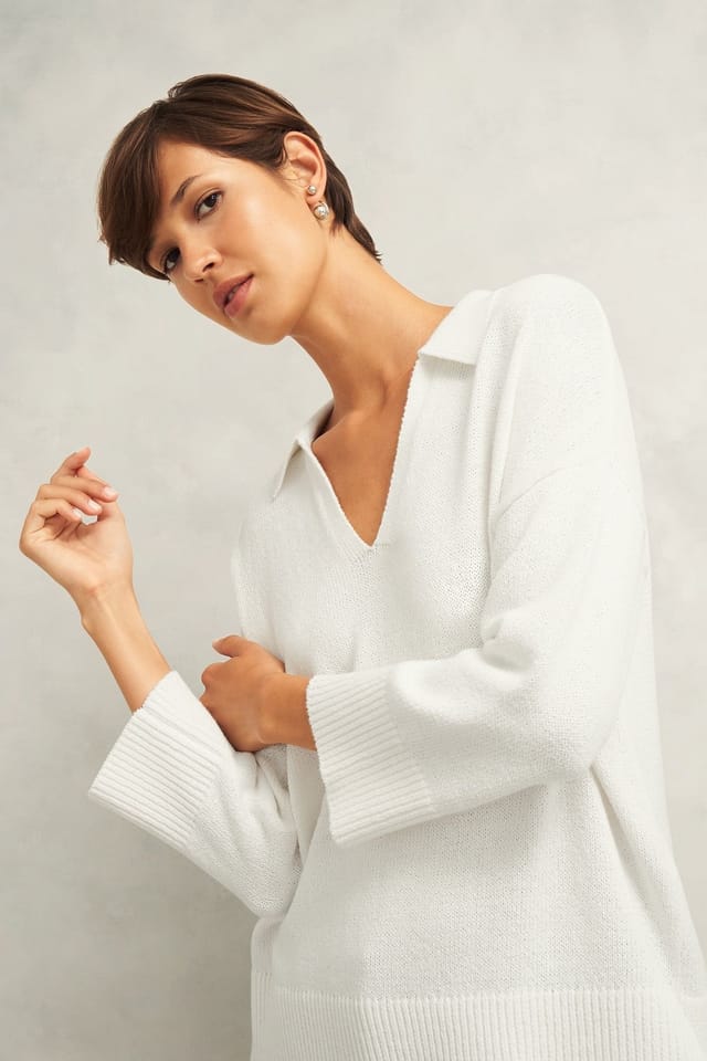 Hobbs London Hobbs London Women's Madelyn Collared V-Neck Jumper in Off-White - 3