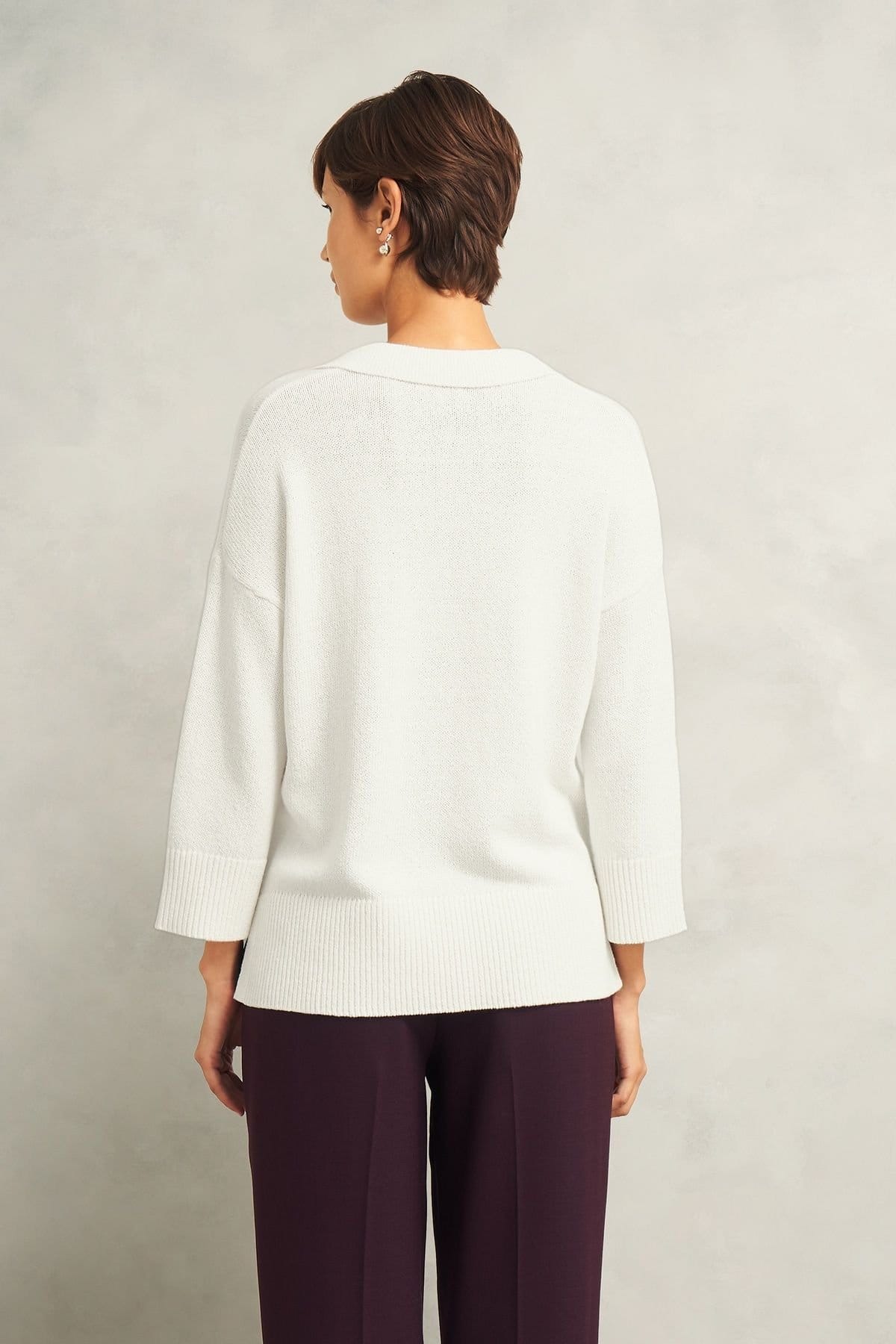 Hobbs London Hobbs London Women's Madelyn Collared V-Neck Jumper in Off-White - 4