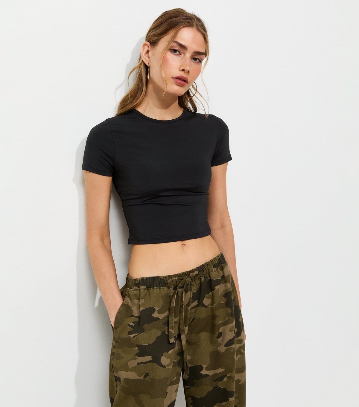 New Look Black Jersey Cropped T-Shirt