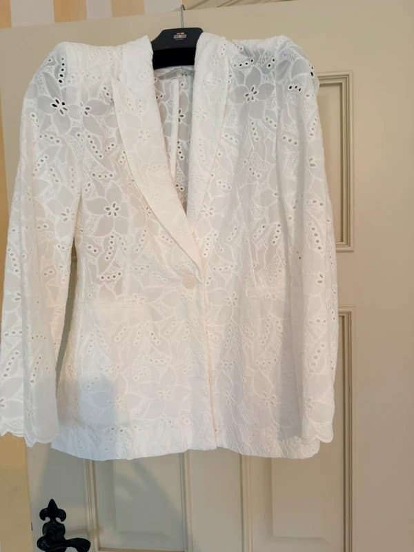 Zara White lace blazer