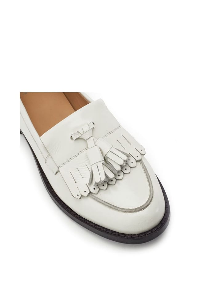 Moda In Pelle Moda In Pelle Women's 'Florana' Patent Leather Loafers in Off-White - 3
