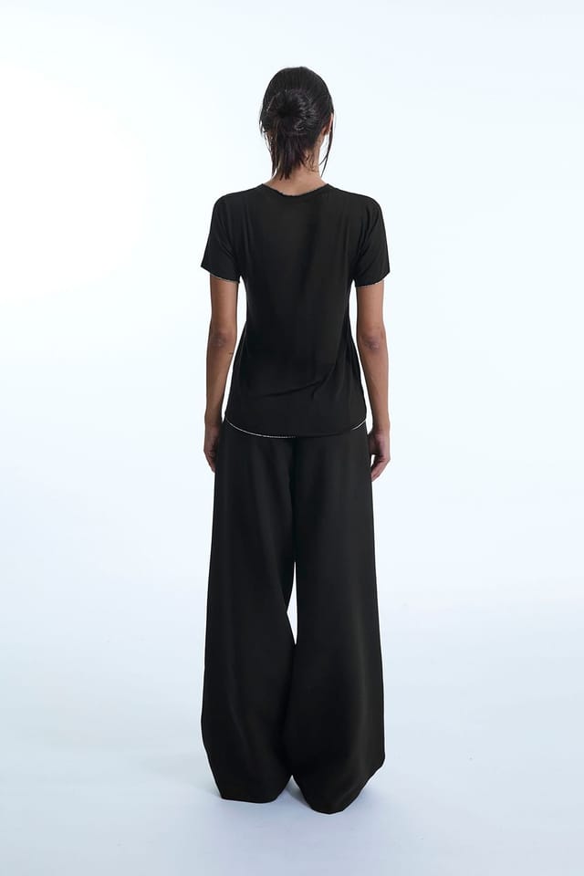 James Lakeland James Lakeland Women's V-neck Black T-shirt - 2