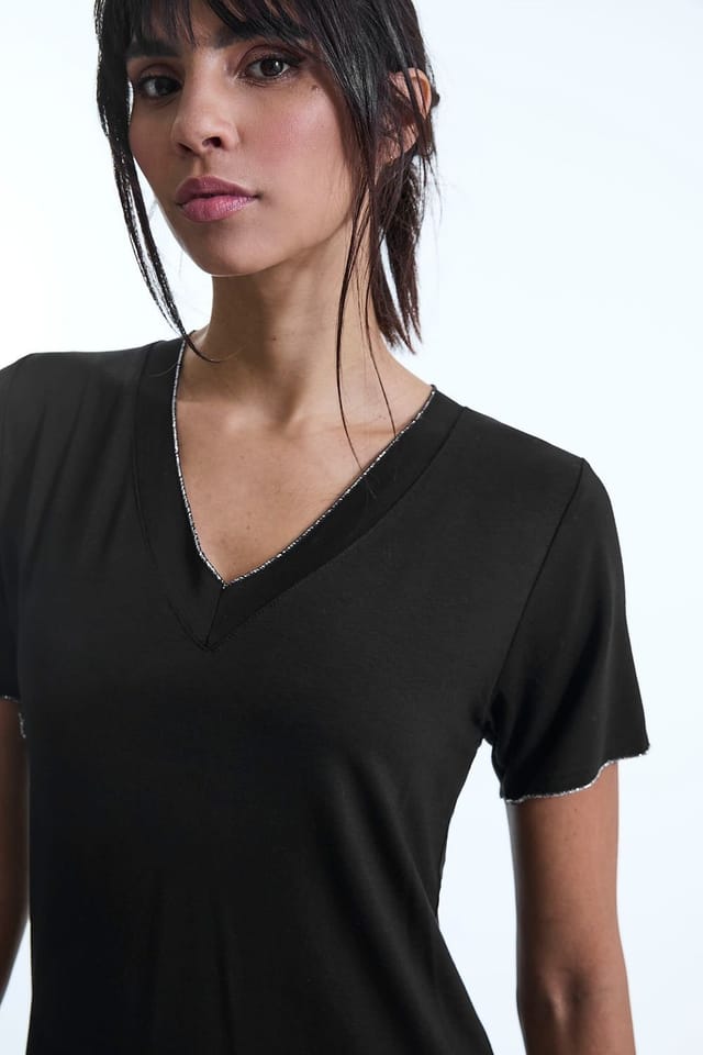 James Lakeland James Lakeland Women's V-neck Black T-shirt - 3
