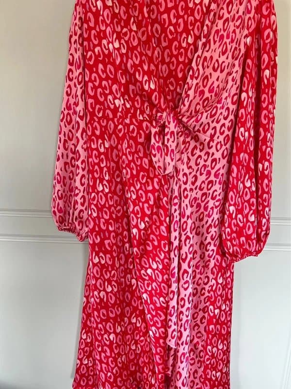 Never Fully Dressed Never Fully Dressed Stunning size 14 Wrap Dress Midi length