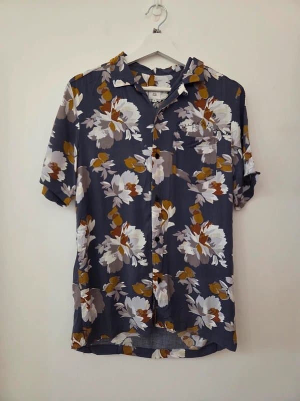 River Island River Island - Gray Floral Short Sleeve Shirt - Size Small