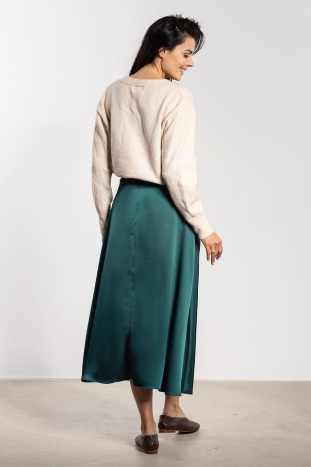 Love Lace Love Lace Women's Awama Satin High Waist Flared Midi Skirt in Green - 3