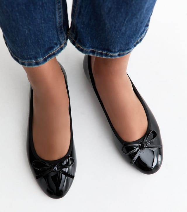 New Look Women's Black Patent Faux Leather Ballet Pumps Vegan New Look - 2