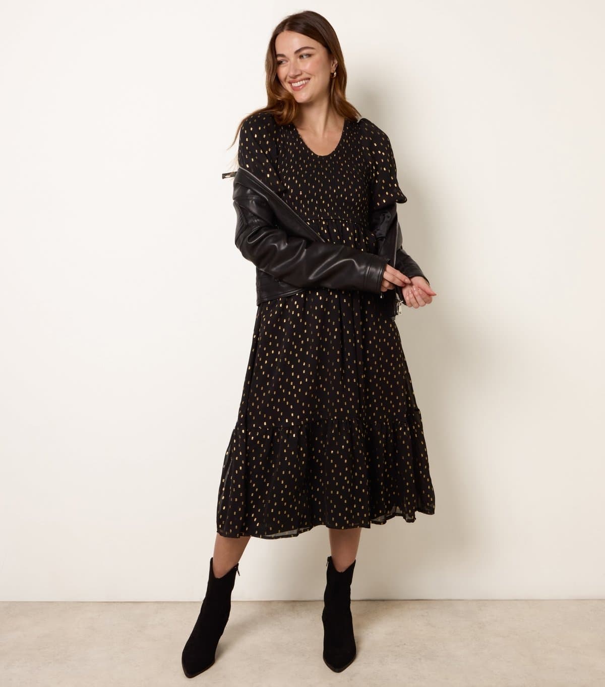 Blue Vanilla Women's Black and Gold Foil Midi Dress Blue Vanilla New Look