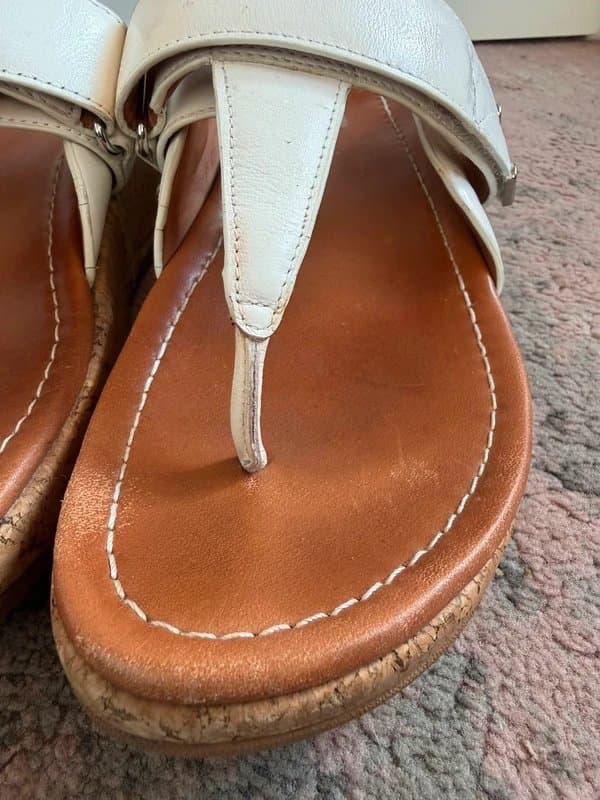 FitFlop Fitflop white leather adjustable toe post sandals size 4