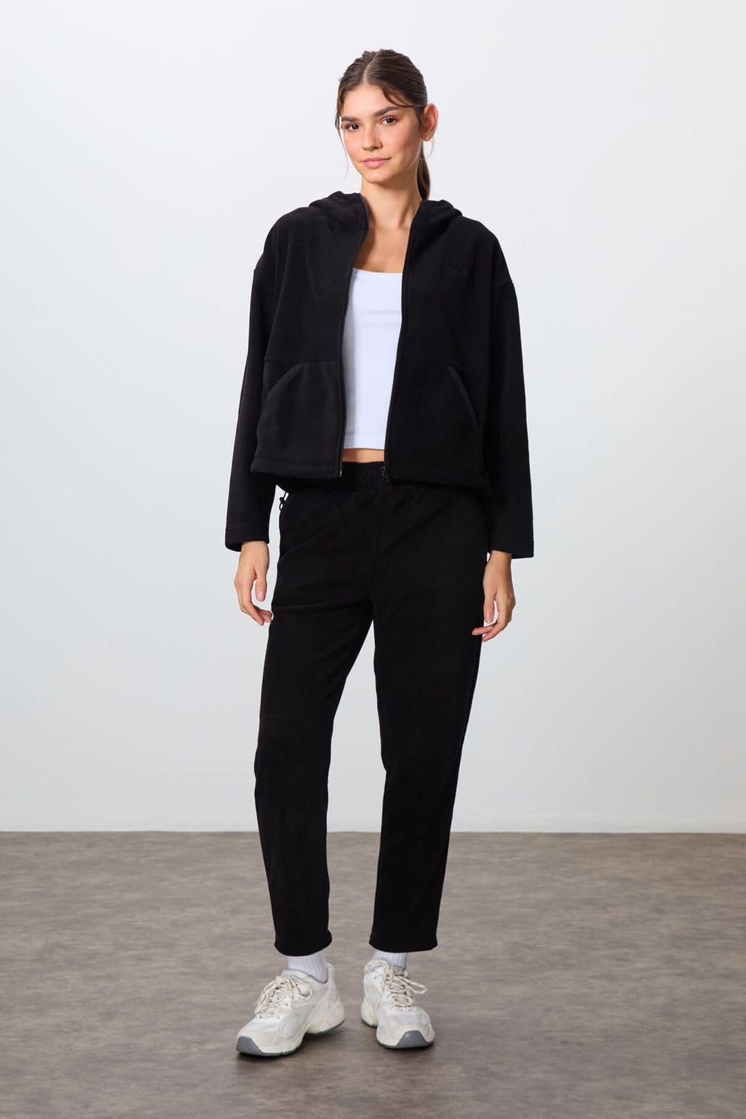 Tommy Life Tommy Life Women's Oversized Hooded Zipper Tracksuit Set in Black - 4