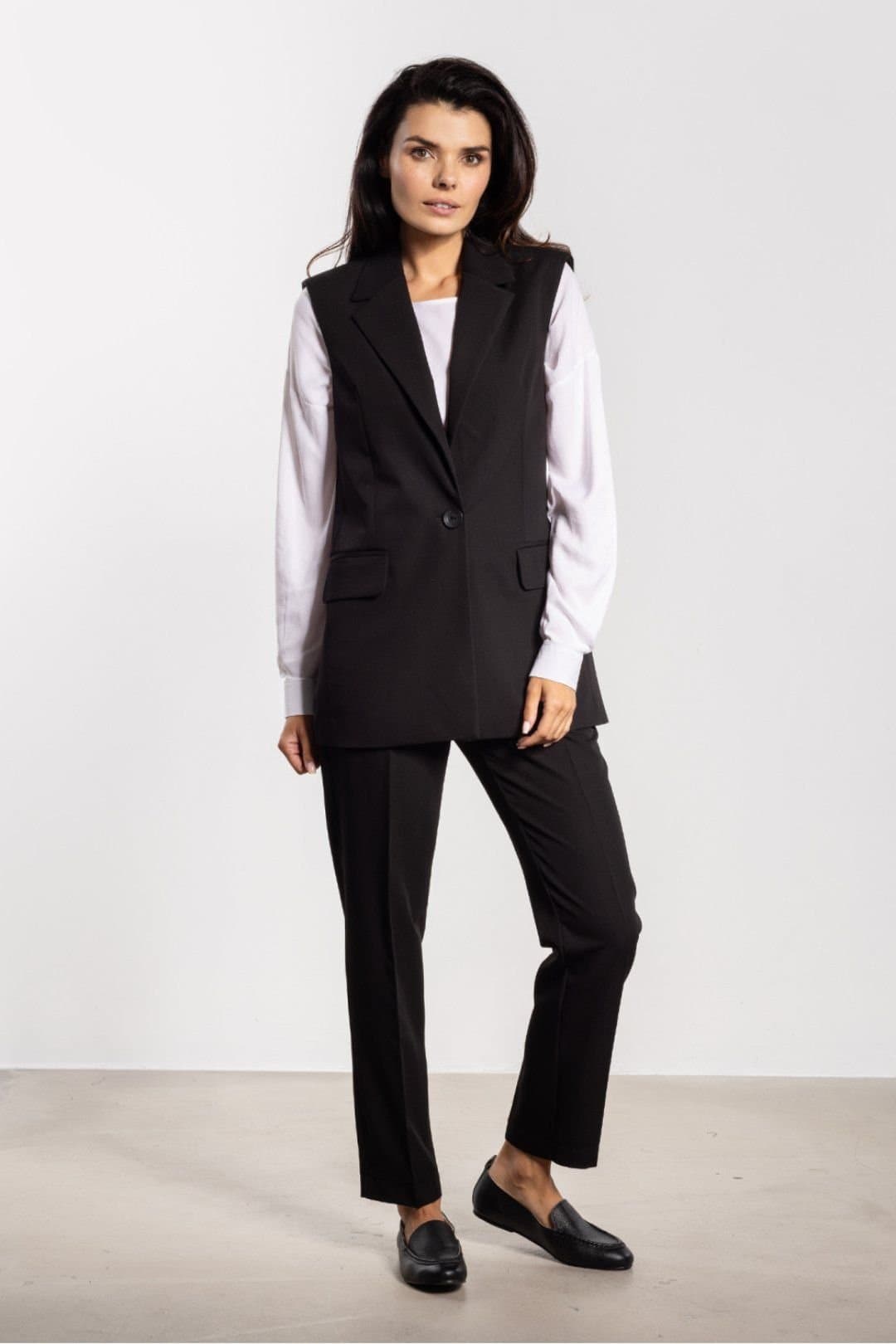 Love Lace Love Lace Women's Classic Single Breasted Flap Pocket Vest in Black