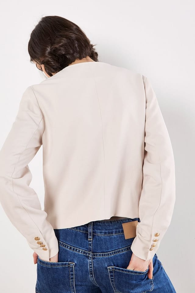 Apricot Apricot Women's Tailored Lightweight Jacket in Beige - 3