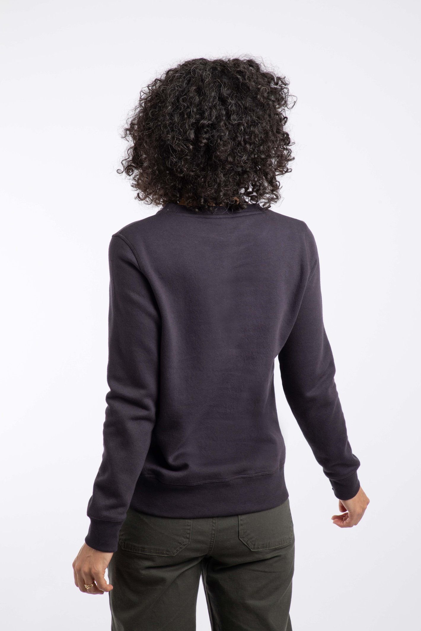 Weird Fish Weird Fish Women's Chidham Graphic Crew Neck Sweatshirt in Midnight - 3