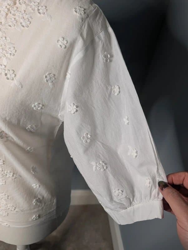 The Unbranded Brand White Embroidered Boho Blouse Cottagecore with 3/4 Sleeves Size XL
