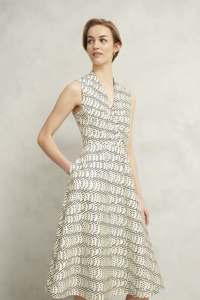 Hobbs London Hobbs London Women's Ruthie V-Neck Fit-Flare Dress in Cream - 3