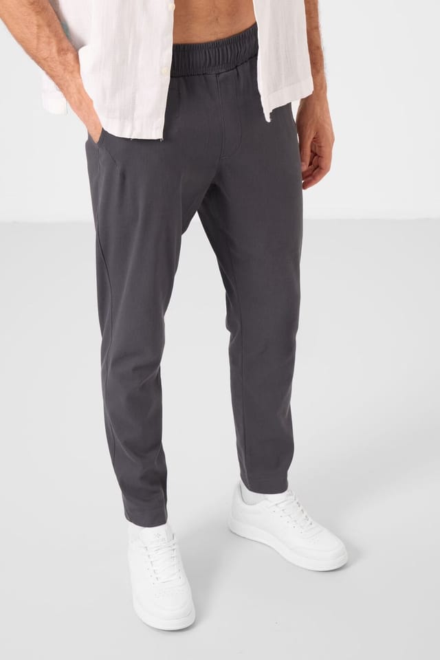 Tommy Life Tommy Life Men's Straight-Leg Gabardine Chinos in Charcoal - 2
