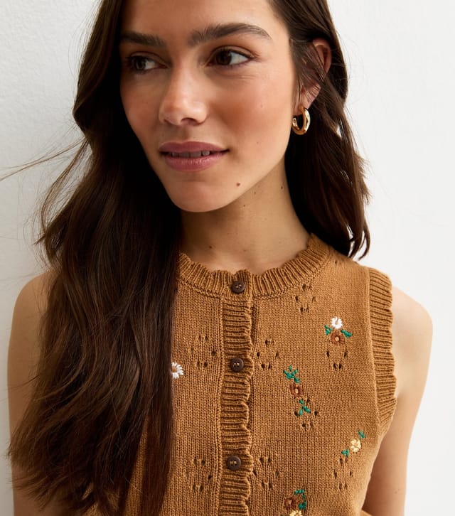 New Look Women's Petite Brown Cotton Rich Embroidered Scalloped Trim Waistcoat New Look - 2