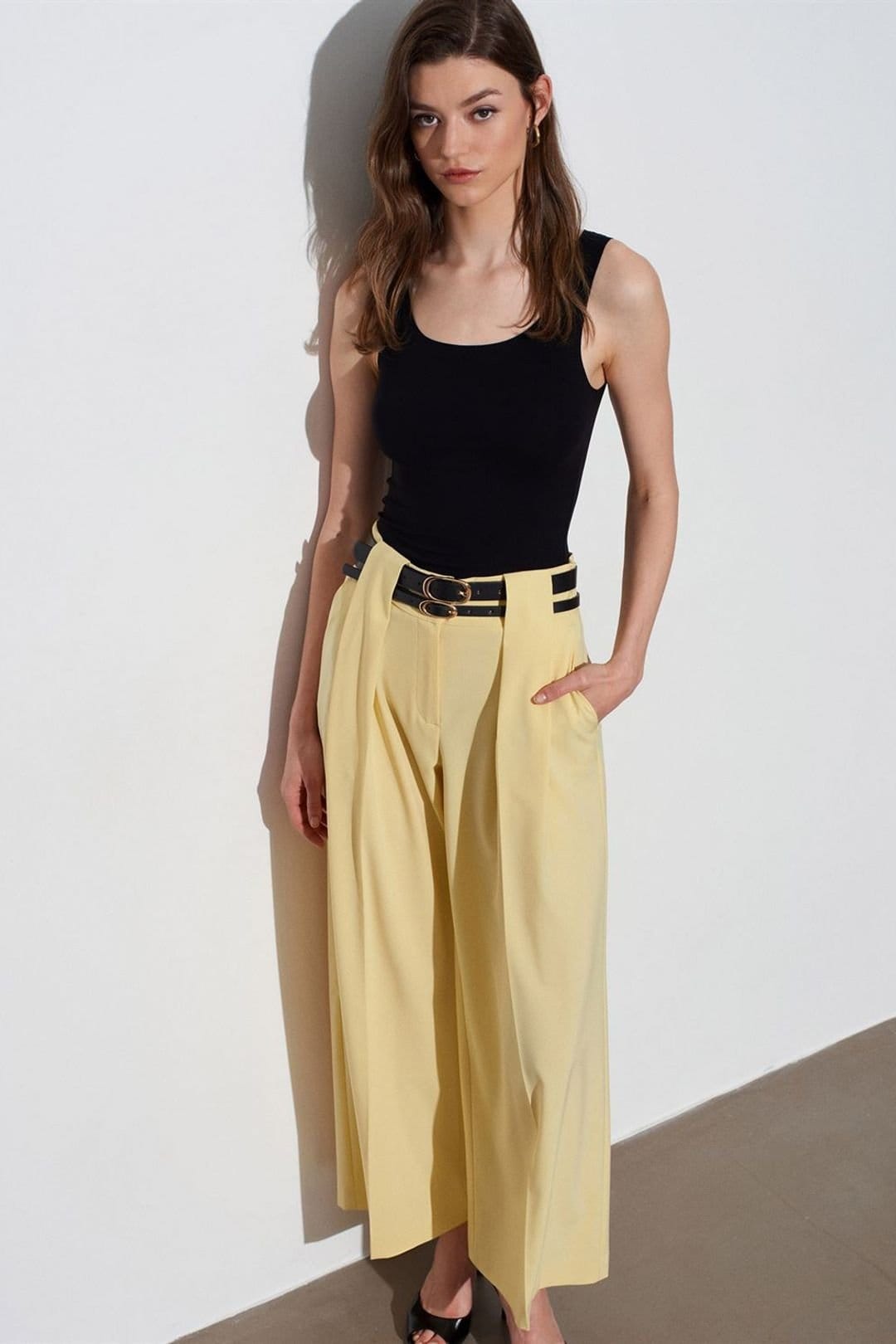 Dilvin Dilvin Women's High-Waist Wide-Leg Pleated Trousers in Lemon - 4